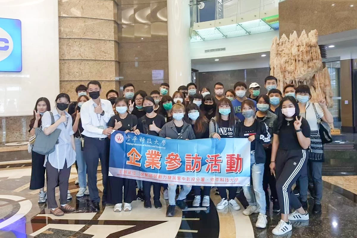 industry-academia-collaboration-10