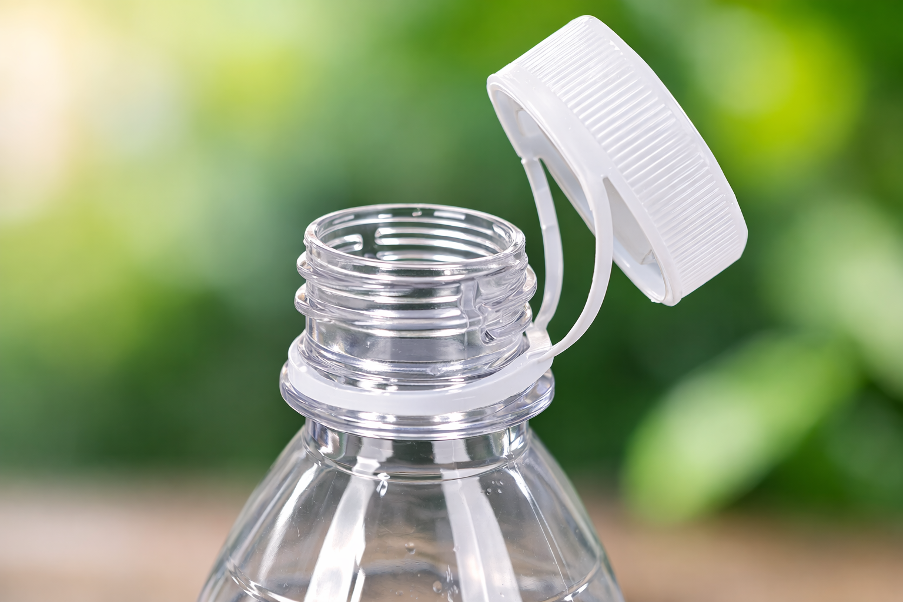 tethered-plastic-cap-for-sustainable-beverage-packaging
